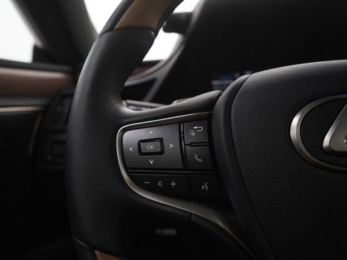 Used 2025 Lexus ES 350 w/ Luxury Package FWD image 24