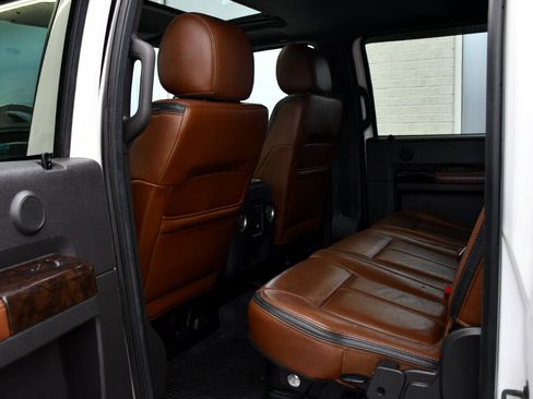 Used 2014 Ford F250 Platinum w/ FX4 Off-Road Package image 30