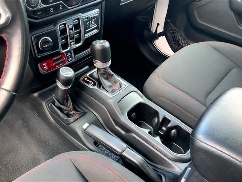 Used 2022 Jeep Wrangler Unlimited Rubicon AWD/4WD image 15