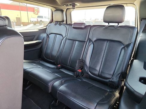 Used 2024 Jeep Wagoneer Series II w/ Flexible Seating Group image 7