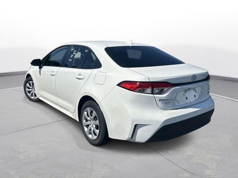 Used 2026 Toyota Corolla LE FWD image 8