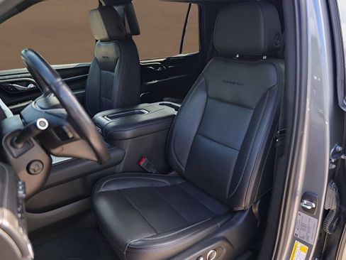 Used 2021 GMC Yukon Denali w/ Denali Premium Package AWD/4WD image 7