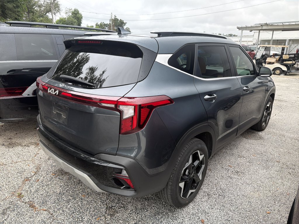 Certified 2025 Kia Seltos EX w/ EX Sunroof Package FWD image 5