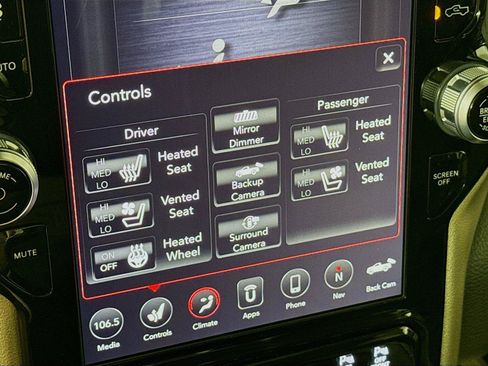 Used 2019 RAM 1500 Laramie AWD/4WD image 16