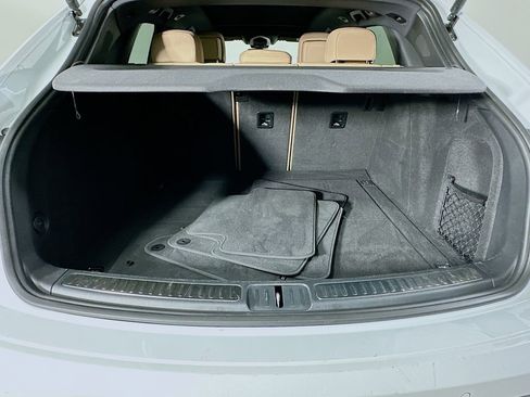 Certified 2023 Porsche Macan AWD/4WD image 28