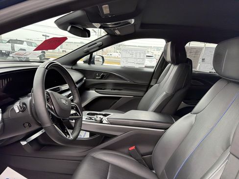 Certified 2024 Cadillac Lyriq Luxury image 10