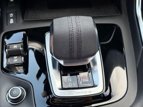 Used 2022 Jaguar E-PACE SE image 27