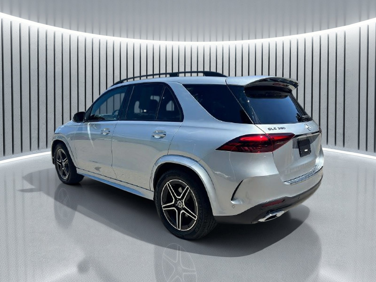 Certified 2025 Mercedes-Benz GLE 350 4MATIC image 3