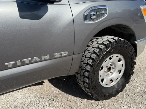 Used 2016 Nissan Titan SV image 10