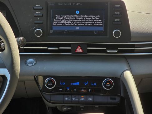 Used 2022 Hyundai Elantra SEL FWD image 23