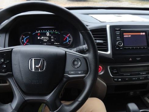 Used 2019 Honda Pilot LX image 9