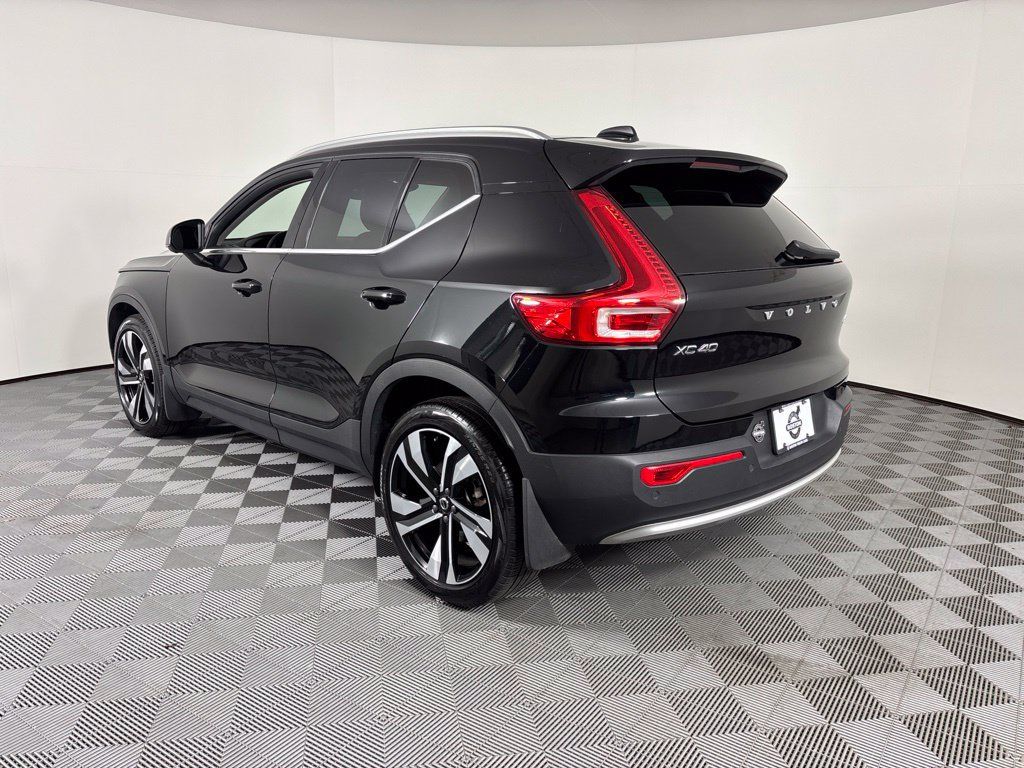 Certified 2024 Volvo XC40 B5 Ultimate w/ Climate Package AWD/4WD image 6