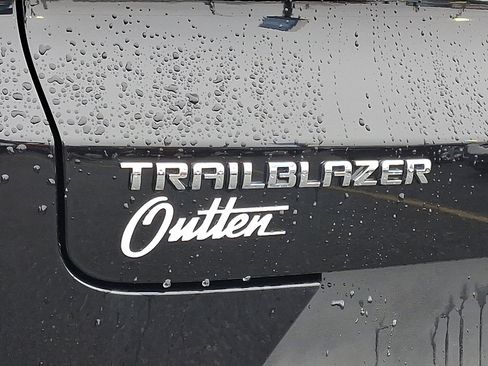 Used 2025 Chevrolet TrailBlazer LT image 30