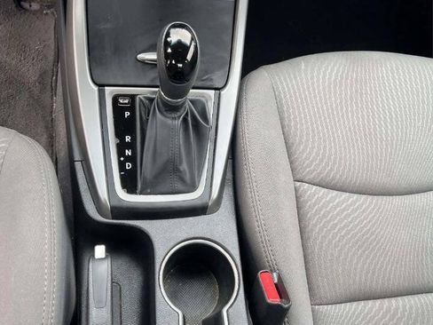 Used 2016 Hyundai Elantra SE FWD image 21