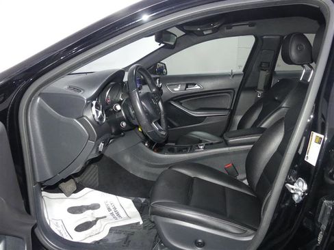 Used 2019 Mercedes-Benz GLA 250 4MATIC image 21