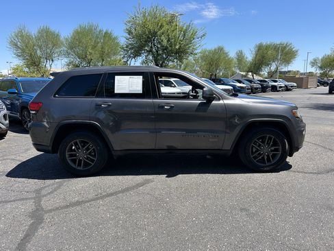 Used 2017 Jeep Grand Cherokee Laredo 75th Anniversary RWD image 5