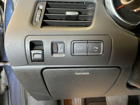 Used 2019 Chevrolet Impala Premier w/ Premier Convenience Package FWD image 18