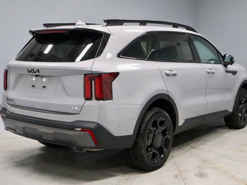Used 2025 Kia Sorento SX image 13