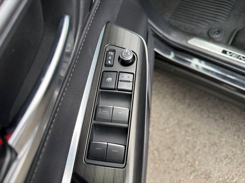 Used 2021 Toyota Venza XLE w/ Carpet Mat Package (TMS) AWD/4WD image 14