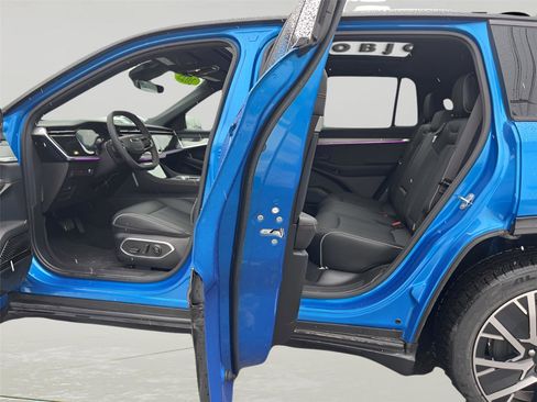 Used 2025 Jeep Wagoneer S Limited image 32