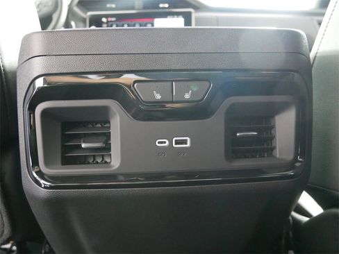 New 2025 GMC Sierra 3500 AT4 w/ AT4 Premium Plus Package image 36