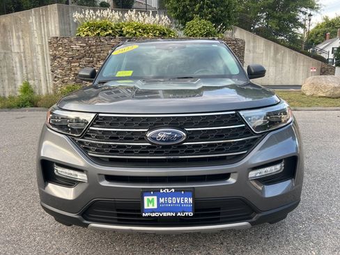 Used 2022 Ford Explorer XLT w/ Equipment Group 202A image 8