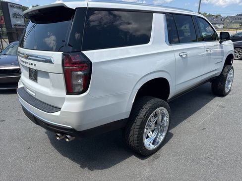 Used 2021 Chevrolet Suburban High Country image 16