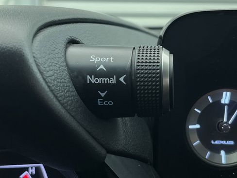 Used 2022 Lexus ES 300h w/ Premium Package image 30