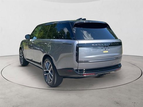 New 2025 Land Rover Range Rover SE image 3