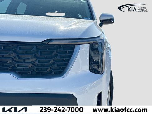 New 2026 Kia Sorento LX image 9
