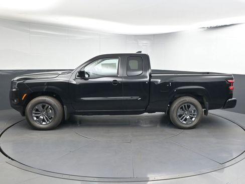 New 2025 Nissan Frontier SV w/ SV Convenience Package RWD image 4