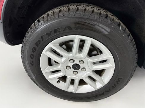 Used 2026 Land Rover Defender 110 S AWD/4WD image 32
