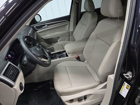 Used 2023 Volkswagen Atlas SE image 30