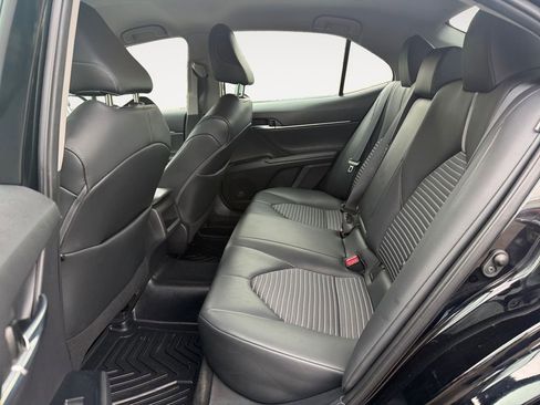 Used 2020 Toyota Camry SE image 13