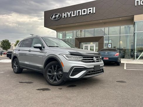 Used 2024 Volkswagen Tiguan SE w/ MDO Package, Three-Row FWD image 4