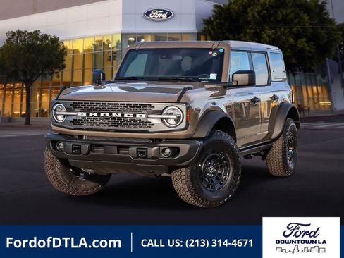 New 2026 Ford Bronco Badlands w/ Sasquatch Package AWD/4WD image 1