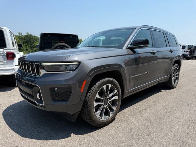 Used 2021 Jeep Grand Cherokee L Overland w/ Luxury Tech Group IV AWD/4WD image 7