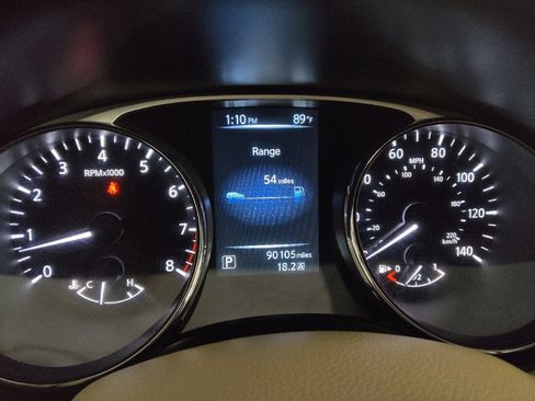 Used 2015 Nissan Rogue SL FWD image 23