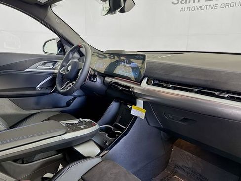 Used 2025 BMW X2 M35i w/ Premium Package image 31