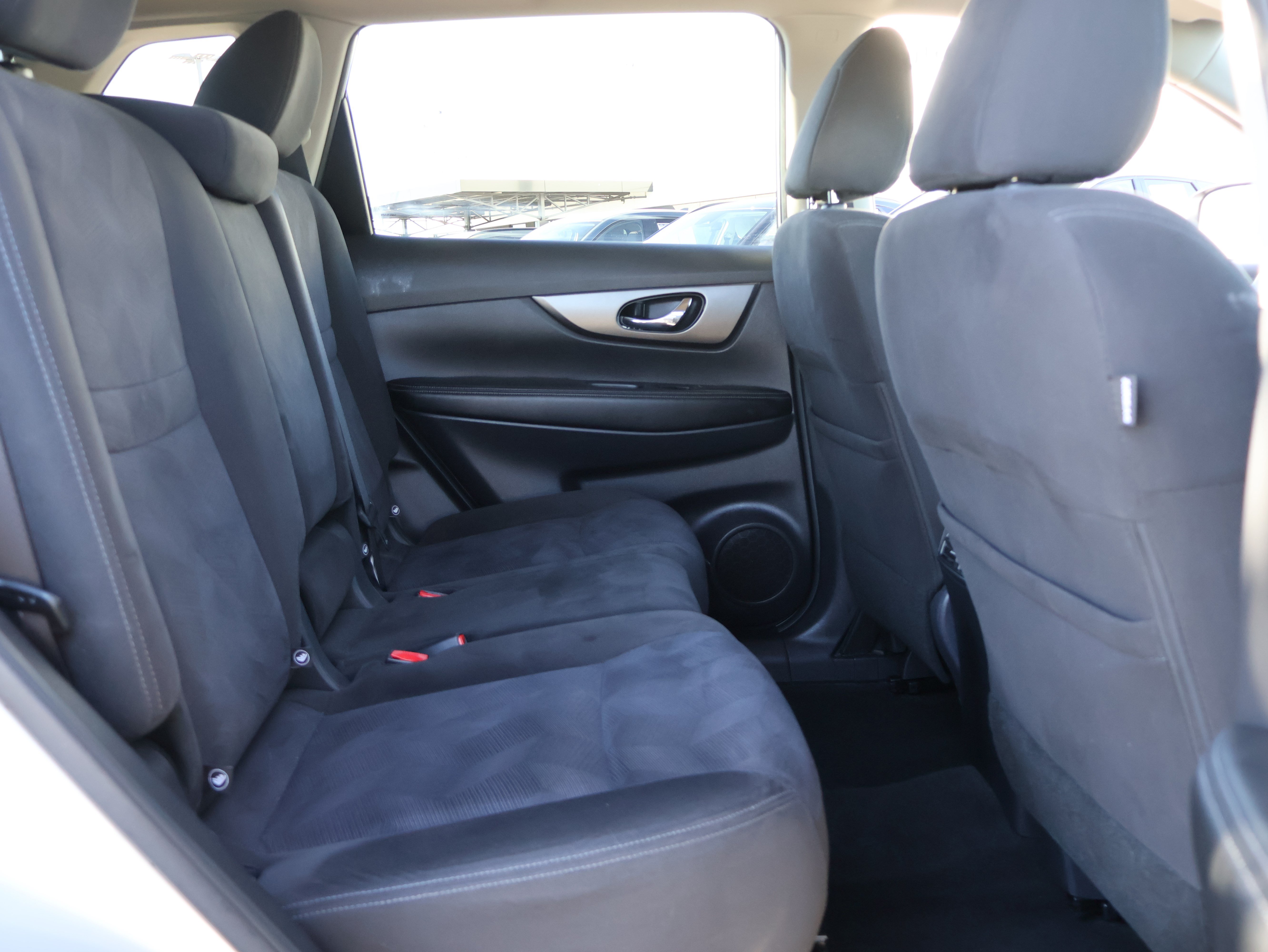 Used 2015 Nissan Rogue SV AWD/4WD image 11