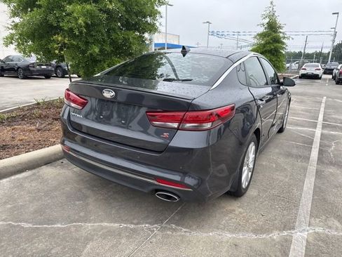 Used 2018 Kia Optima S FWD image 4