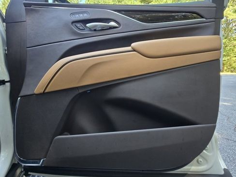 Used 2022 Cadillac Escalade ESV Premium Luxury w/ Performance Package image 32