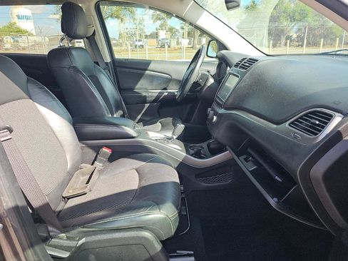 Used 2015 Dodge Journey Crossroad w/ Flexible Seating Group image 10