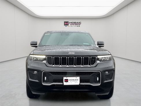 New 2025 Jeep Grand Cherokee Overland image 2