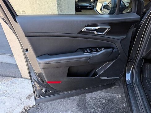 Used 2024 Kia Sportage EX AWD/4WD image 17