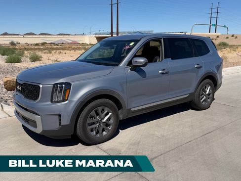 Used 2023 Kia Telluride LX FWD image 1