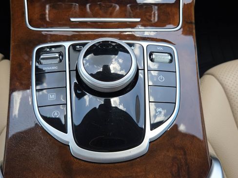 Used 2018 Mercedes-Benz GLC 300 image 25