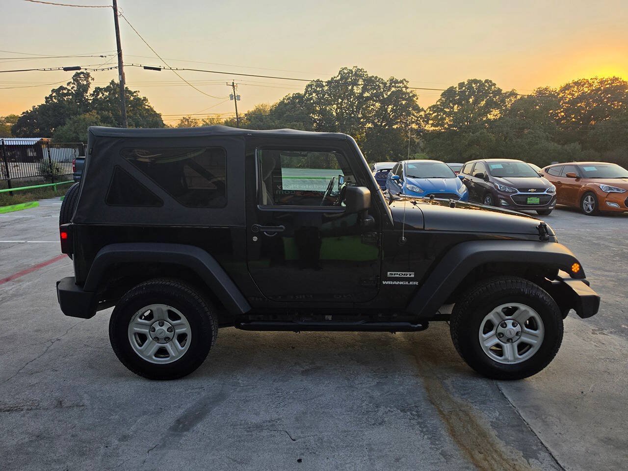 Used 2013 Jeep Wrangler Sport AWD/4WD image 11