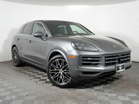 Used 2024 Porsche Cayenne AWD/4WD image 9