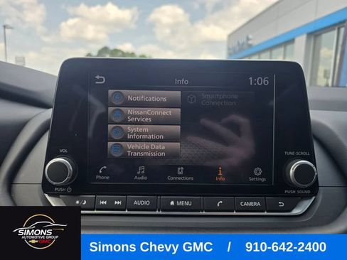Used 2025 Nissan Rogue SV FWD image 20